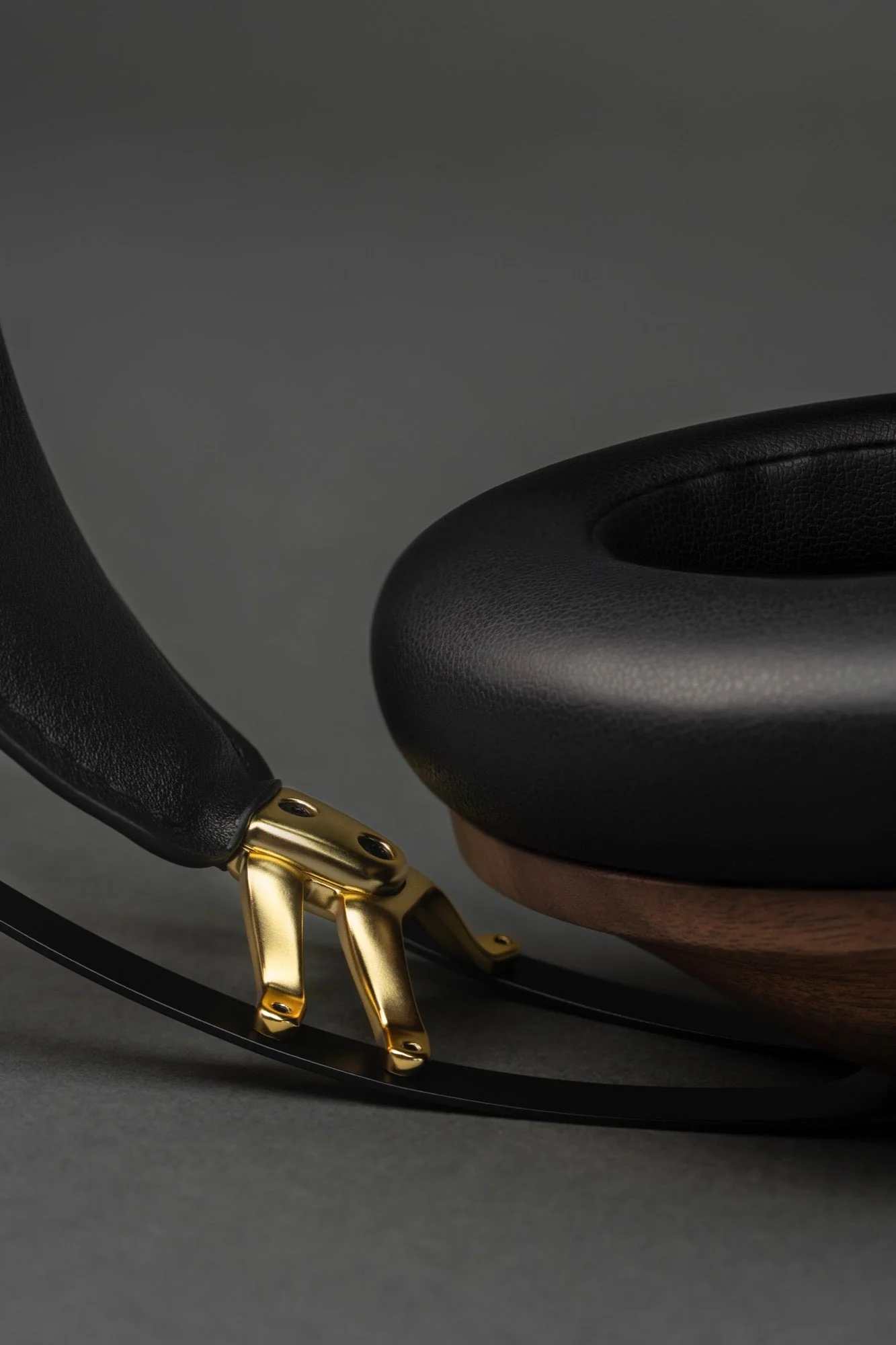 Meze Audio 99 Classics Closed Back Headphones 2nd Gen - Image 24