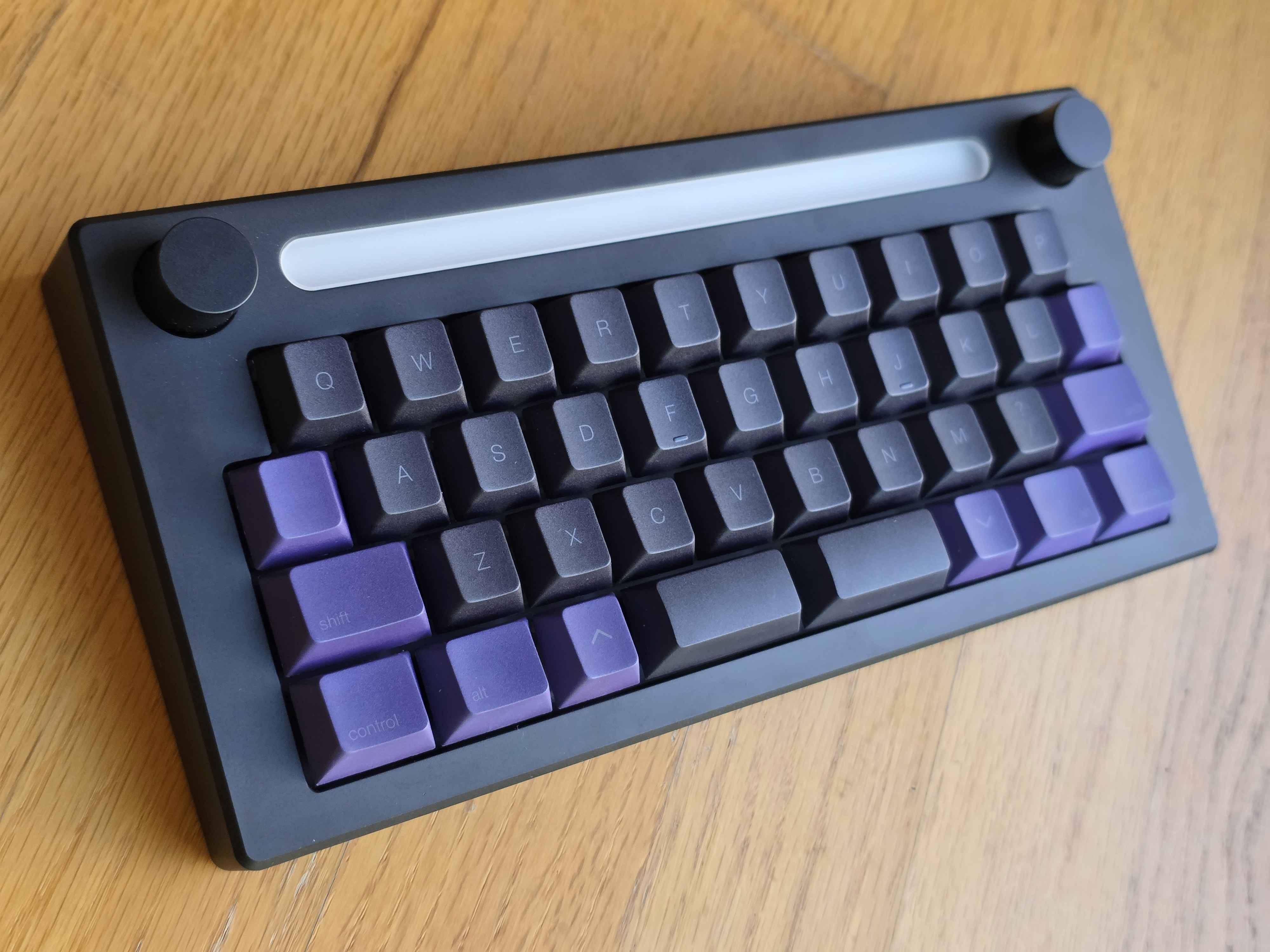 Apos x Community 40% Micro Keyboard - Image 6