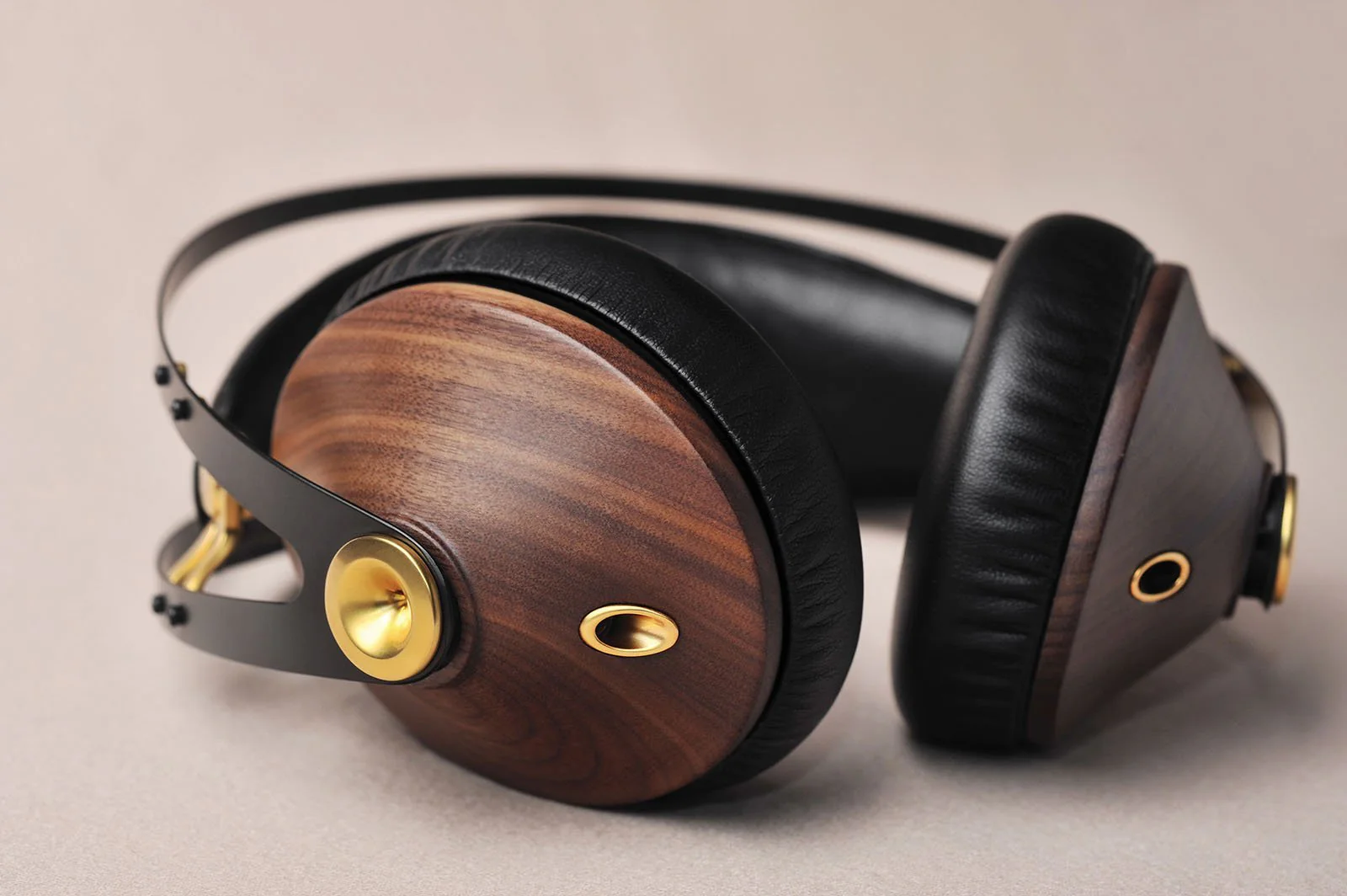 Meze Audio 99 Classics Closed Back Headphone - Image 5