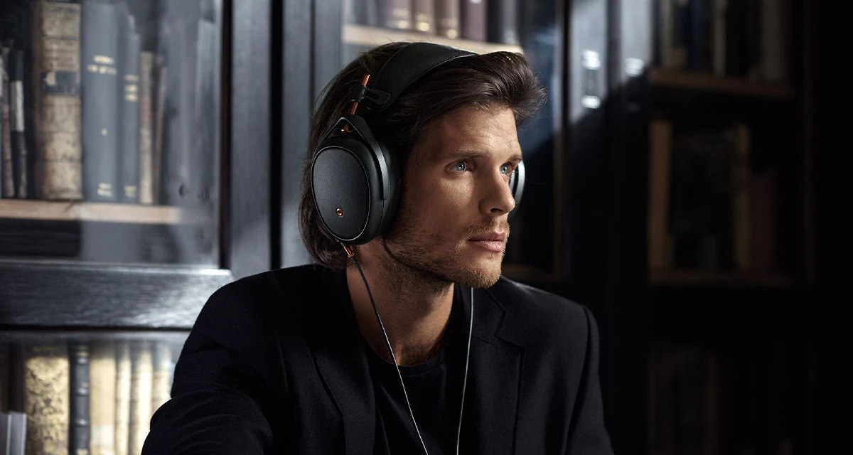 Meze LIRIC Closed-Back Planar Magnetic Headphone [Free Apos Flow Cable Bundle] - Image 3