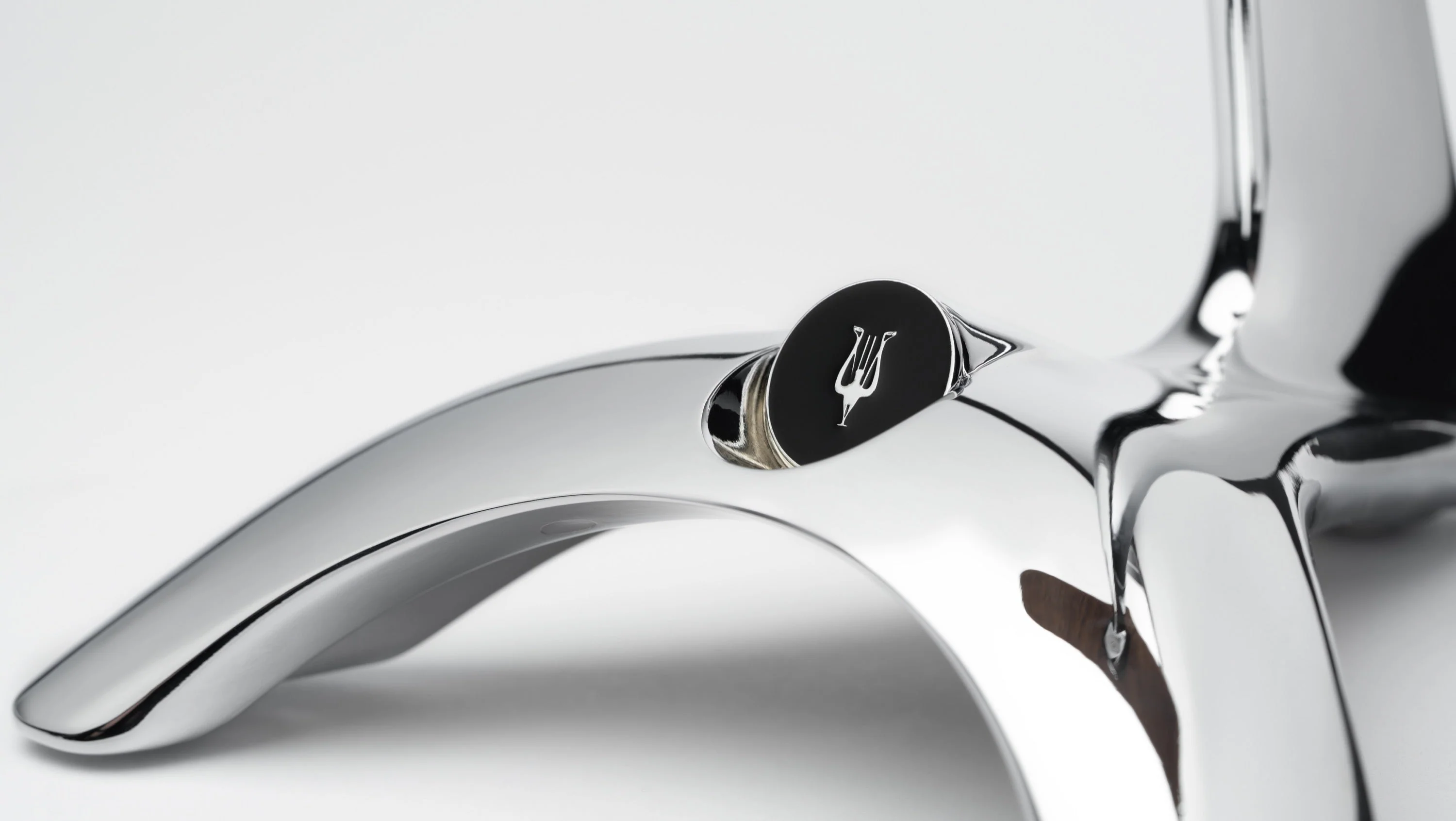 Meze Manta Headphone Stand - Image 10