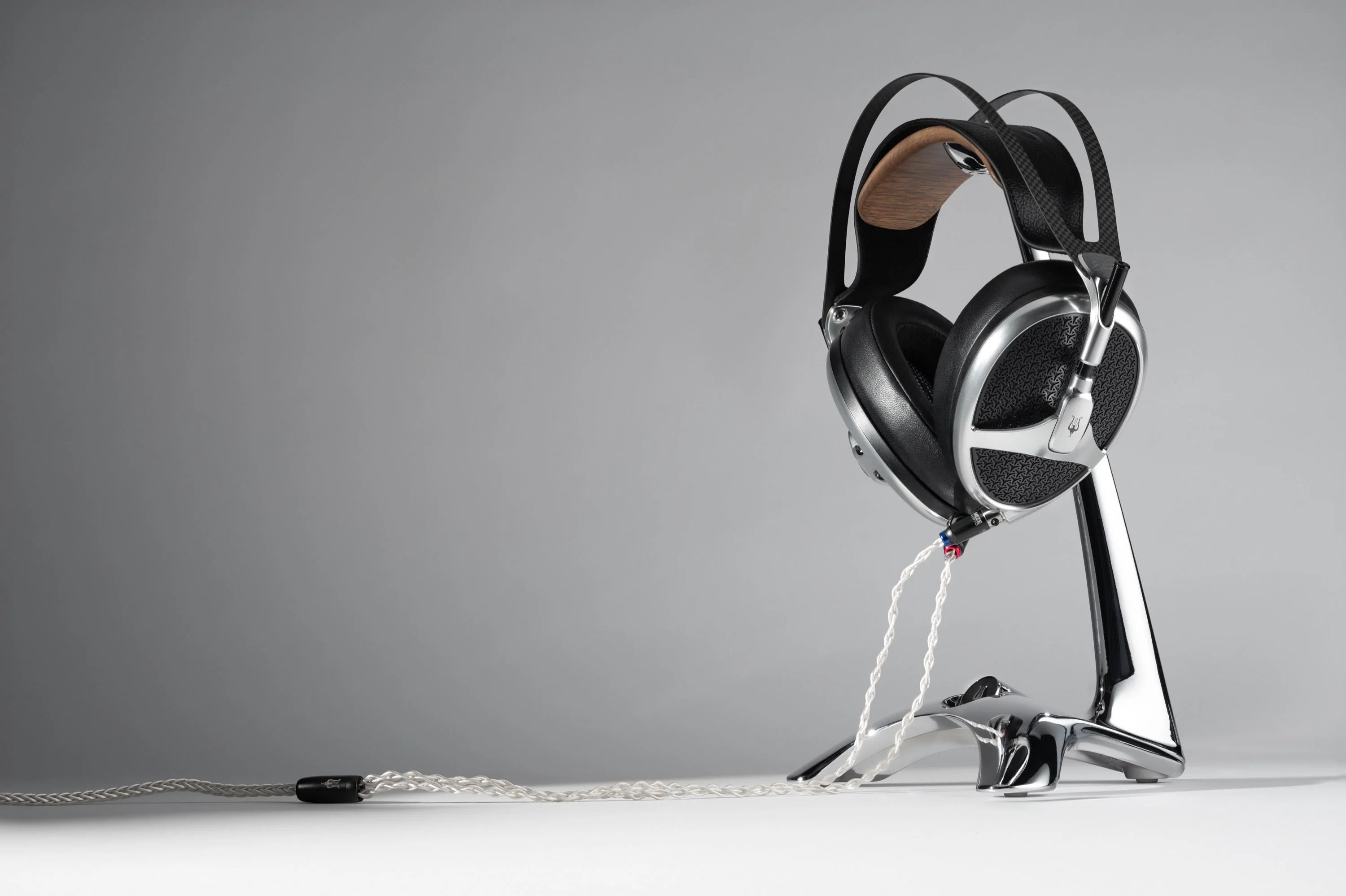 Meze Manta Headphone Stand - Image 13