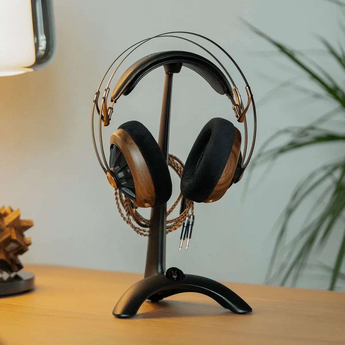 Meze Manta Headphone Stand - Image 4
