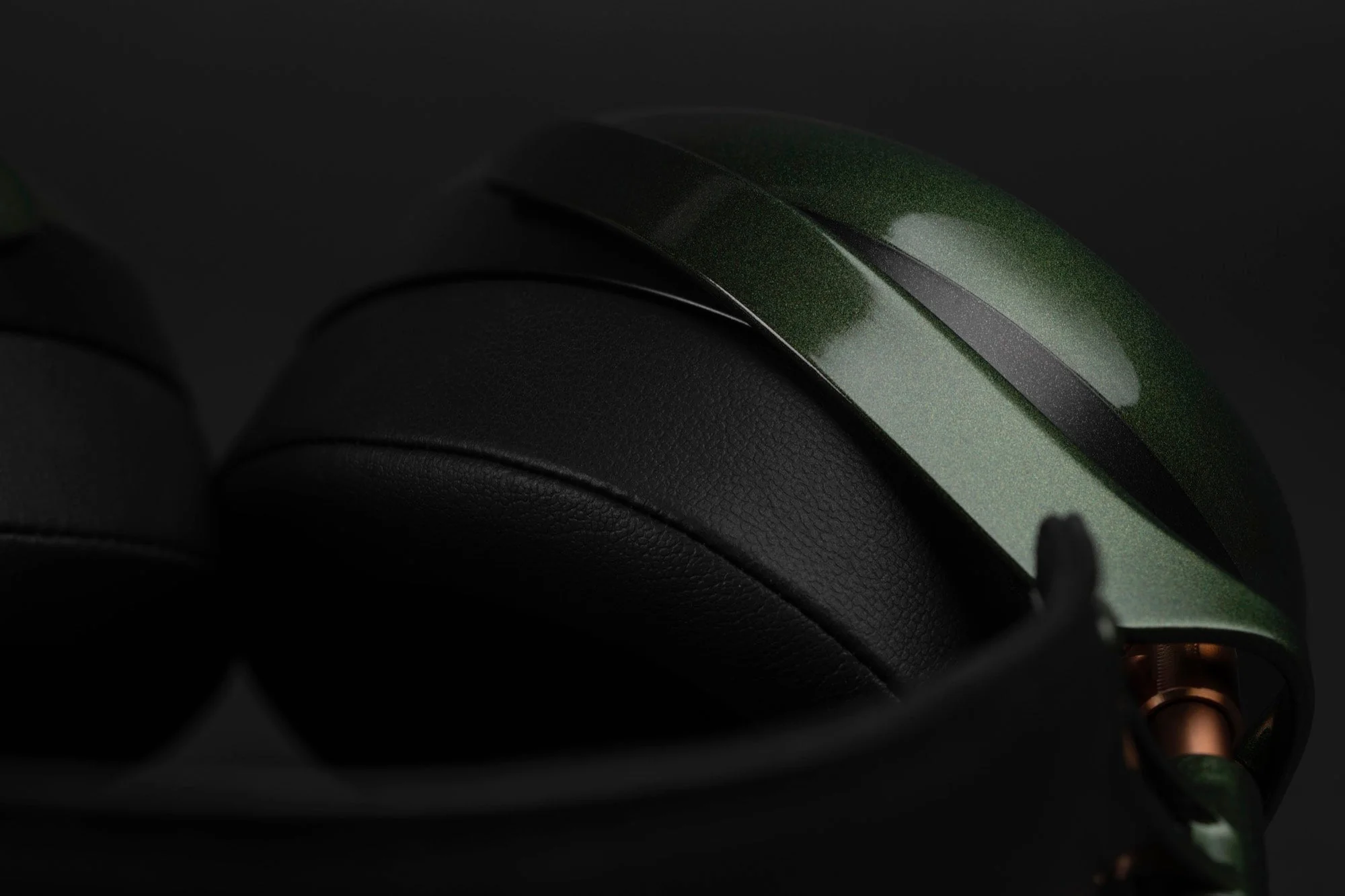 Meze Strada Closed-Back Dynamic Headphones - Image 11