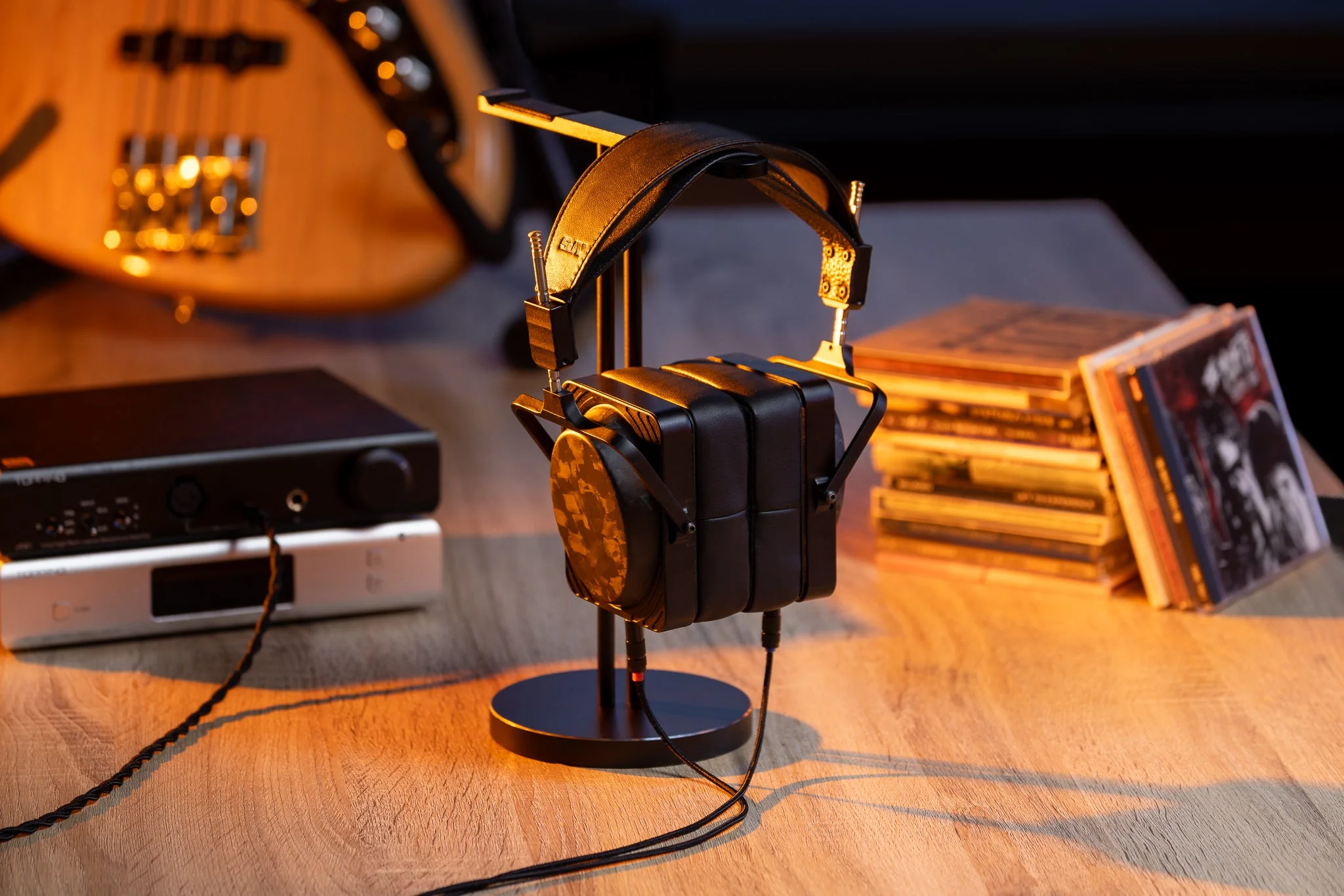 SJY Horizon Closed Carbon Planar Magnetic Headphones - Image 13